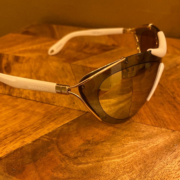 Givenchy GV 7013/S sunglasses - Picture 3 of 10